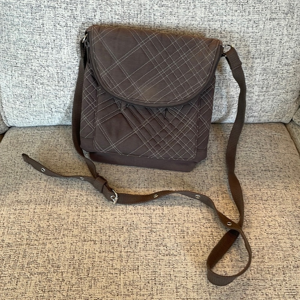 EUC Thirty-One brown crossbody purse